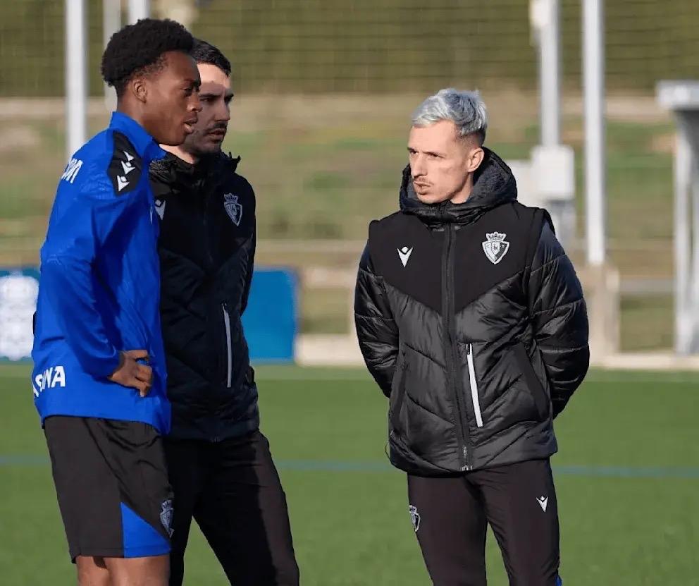 开云-关于拜仁慕尼黑发布备战花絮，冲刺阶段官宣签约，德甲任务艰巨，更衣室氛围转暖的信息